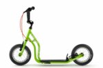 Kids scooter with pneumatic tyres
